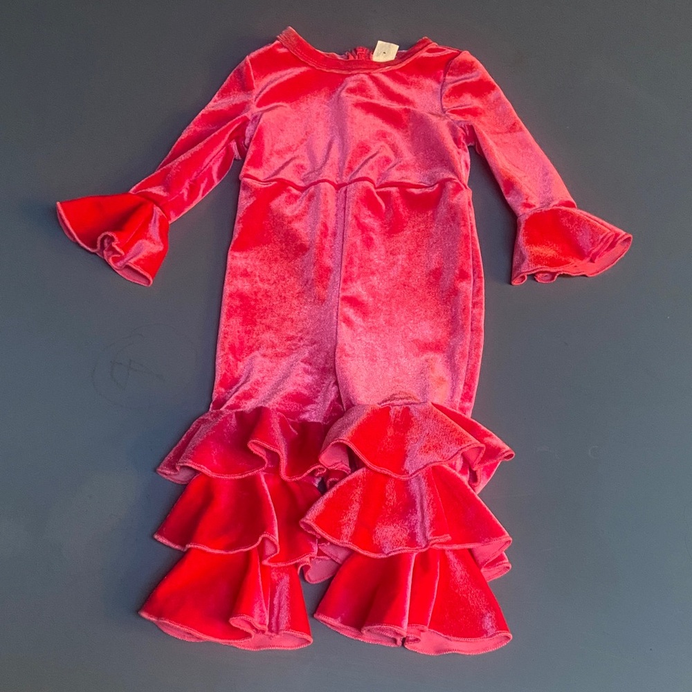 SHEIN Red Velvet Ruffled Kids Costume